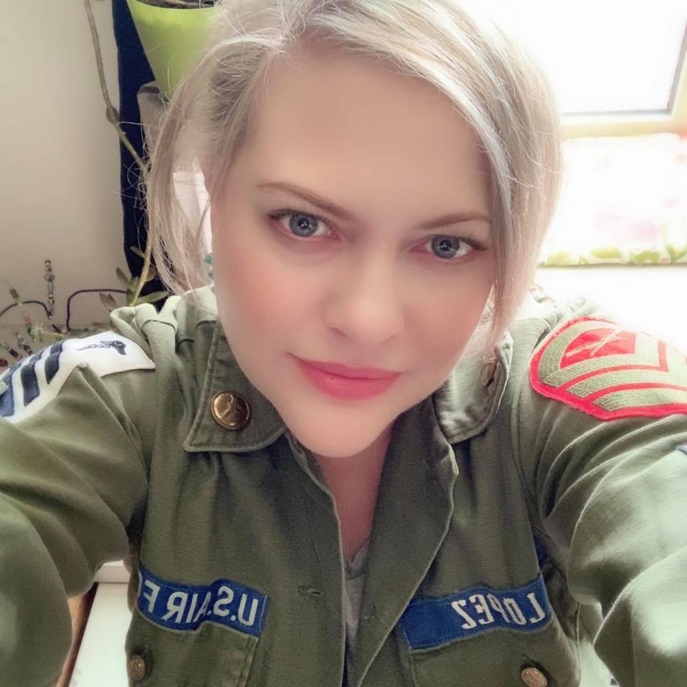 Meet your Posher, Julie